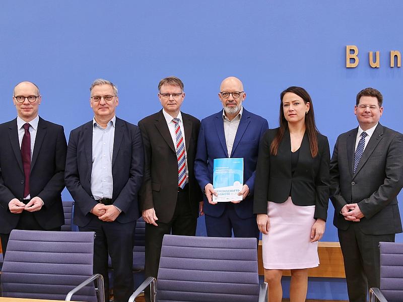 Wirtschaftsinstitute halbieren Konjunkturprognose