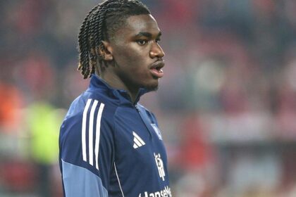 1. Bundesliga: HSV schlägt Freiburg