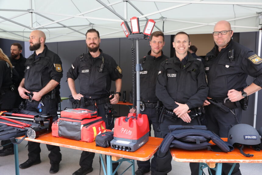 Bildergalerie: Polizeiinspektion Augsburg West öffnete ihre Türen