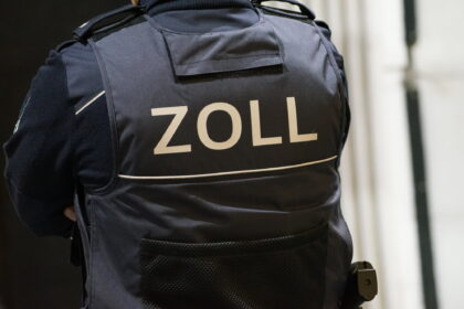 Zoll nimmt Döner- und Imbissbetriebe in Augsburg unter die Lupe