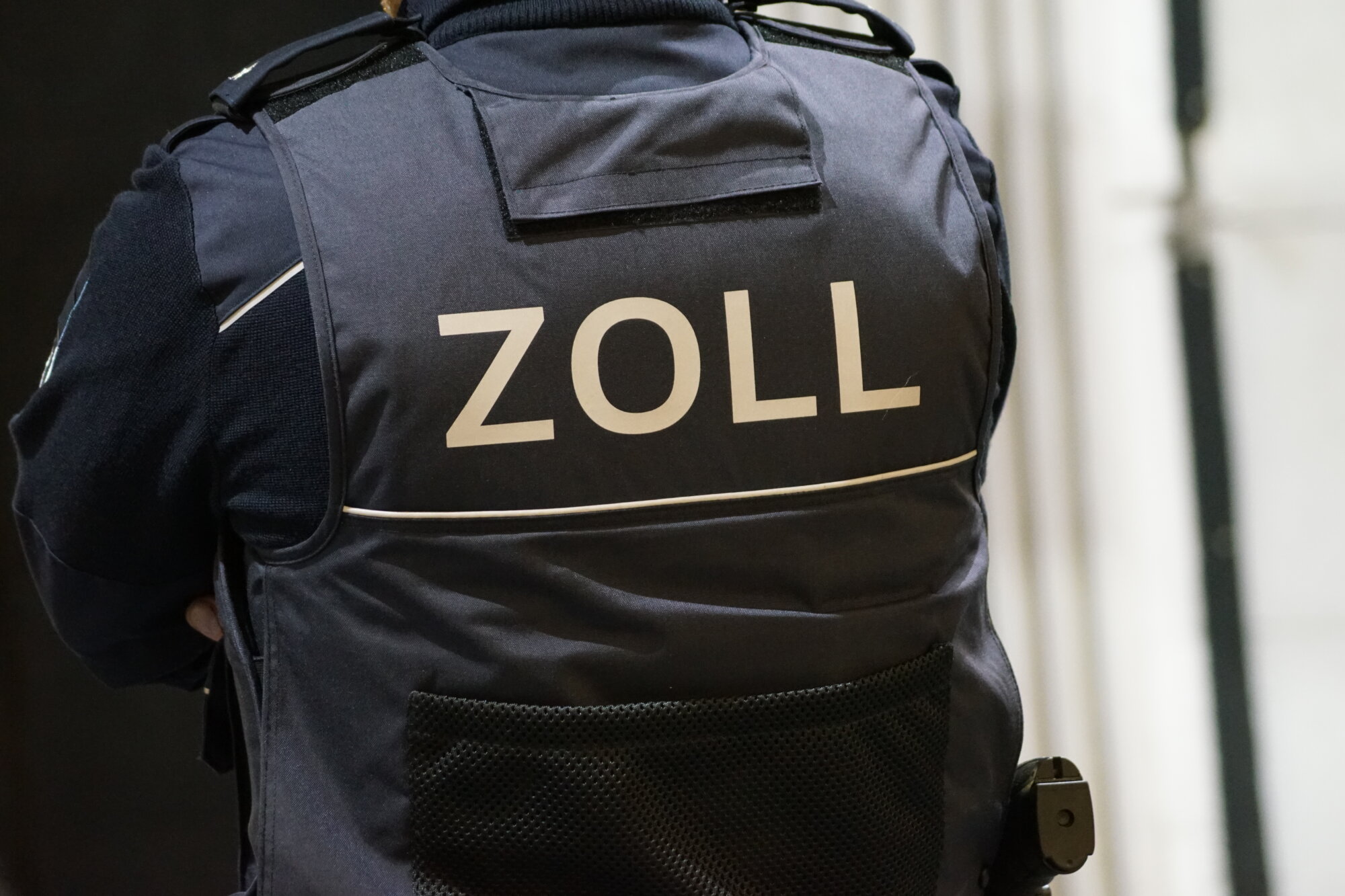 Zoll nimmt Döner- und Imbissbetriebe in Augsburg unter die Lupe