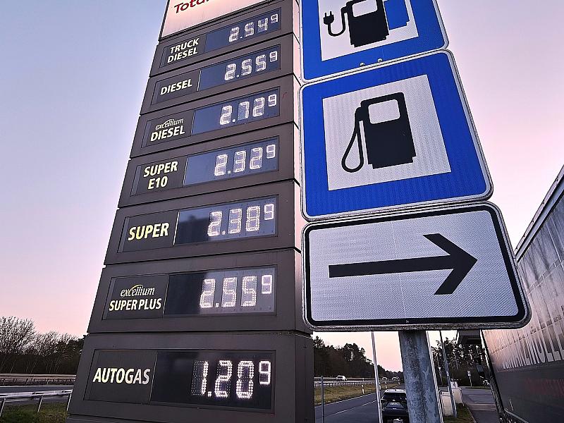 ADAC: April teuerster Tankmonat aller Zeiten
