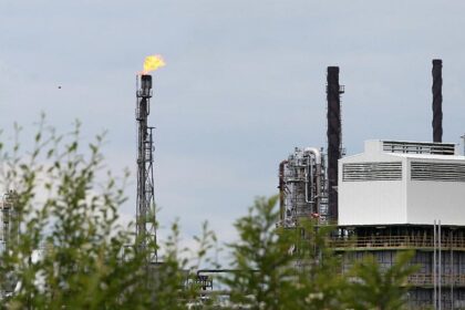 Bund verhandelt mit Rosneft über Aussetzen von Klage