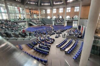 Bundestag beschließt elektronische Fußfessel bei häuslicher Gewalt