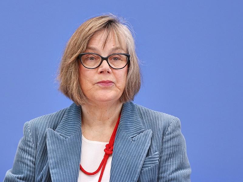Caritas-Präsidentin kritisiert geplante Pflegereform