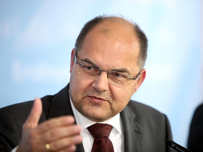 Christian Schmidt weist Vorwurf des US-Drucks zurück