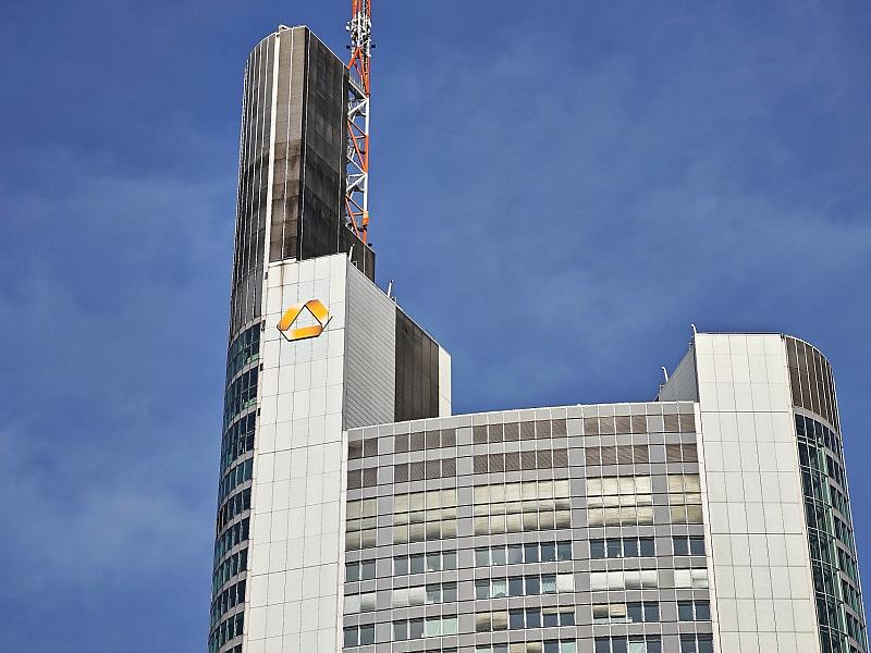 Commerzbank will zusätzlich 3.000 Stellen streichen