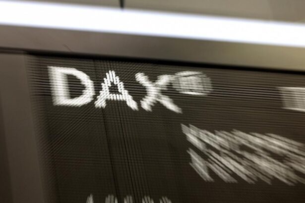 Dax am Mittag weiter schwach – Rheinmetall unetr Druck