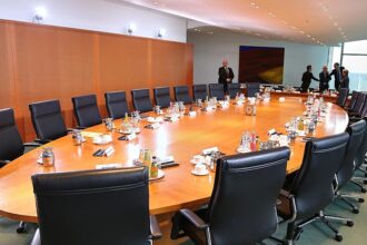 Dobrindt hält Diskussion über Minderheitsregierung für absurd