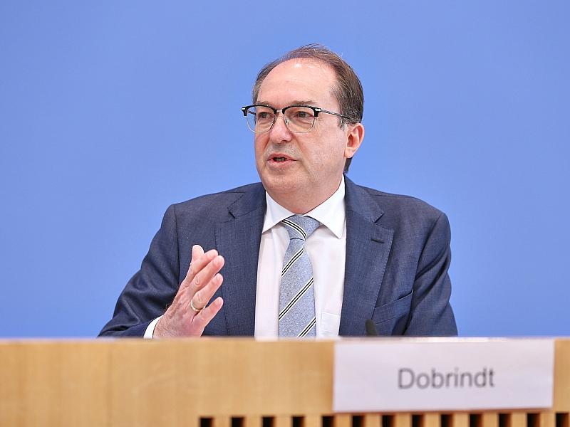 Dobrindt warnt vor Einbürgerung von Antisemiten
