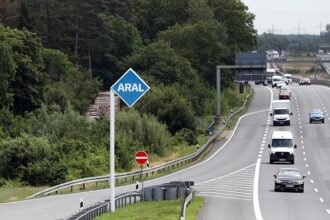 Energiekrise: Schnieder lehnt Tempolimit weiterhin ab