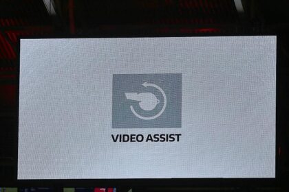 Experten fordern Absetzung der halbautomatischen Abseitserkennung