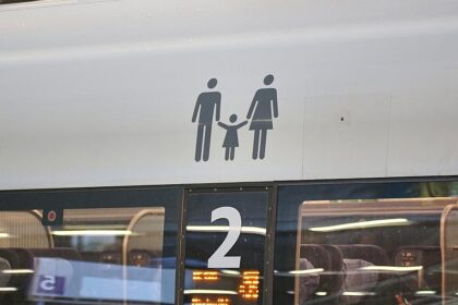 Fahrgastverband kritisiert Regeln für neues Familienticket