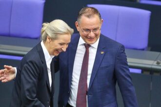 Forsa: AfD trotz leichter Verluste weiter vor Union