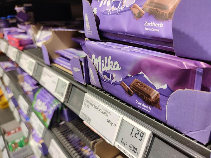 Gericht hält Verpackung kleinerer Milka-Tafeln für irreführend