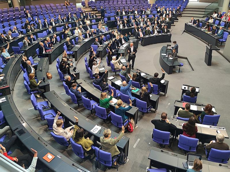 Grüne bringen eigenes Gesetz zur Aussetzung der Diätenerhöhung ein