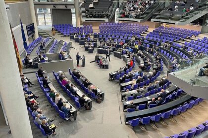 Grüne und CDU fordern Aussetzen der Diätenerhöhung
