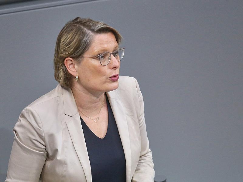 Hubig will Opfern häuslicher Gewalt schnelle Scheidung ermöglichen