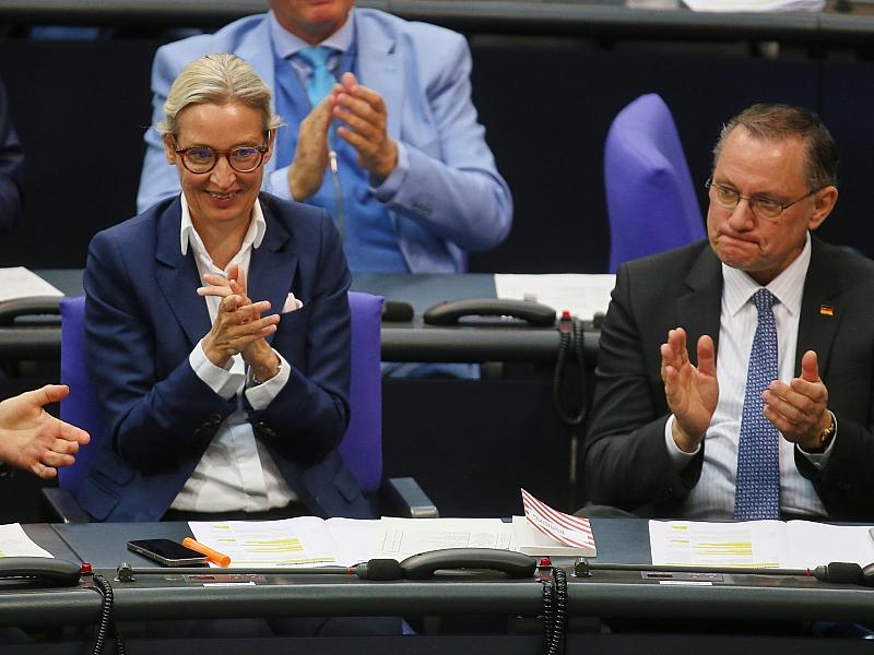 Insa: AfD distanziert Union weiter