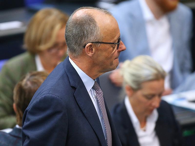 Insa: AfD in Umfrage erstmals fünf Punkte vor Union