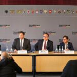 Klingbeil verteidigt Investitionen trotz höherer Verschuldung