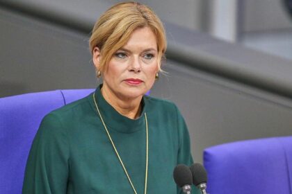 Klöckner lässt am Sonntag Regenbogenflagge auf Bundestag hissen