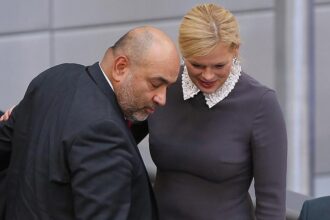 Klöckner und Nouripour wollen Bundestags-Neubau stoppen