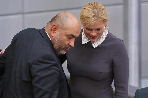 Klöckner und Nouripour wollen Bundestags-Neubau stoppen