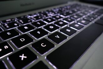 Frühjahrsputz, aber digital: Sieben einfache Schritte für eine bessere Performance und mehr Sicherheit