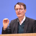 Lauterbach will weitere Ebola-Patienten aus USA aufnehmen