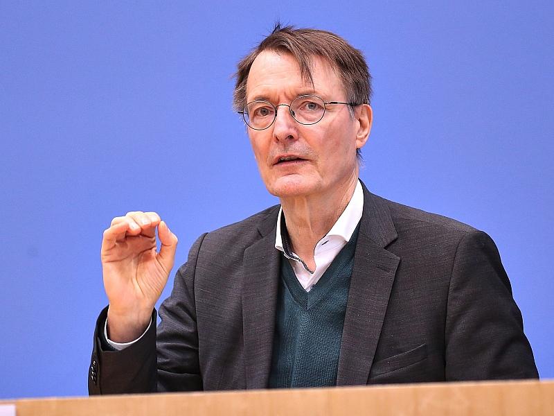 Lauterbach will weitere Ebola-Patienten aus USA aufnehmen