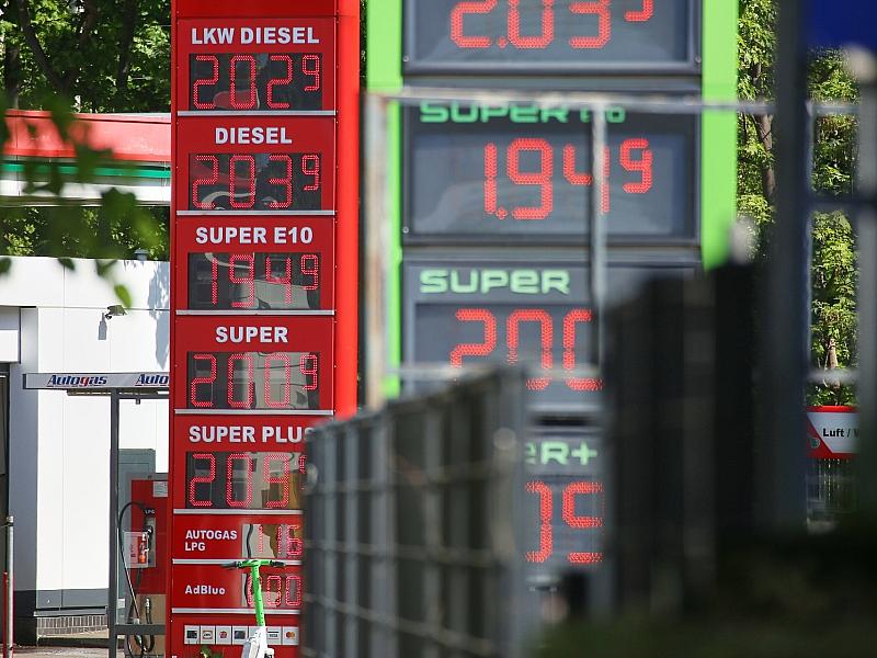 Linkspartei fordert Gewinnmargendeckel für Energiekonzerne