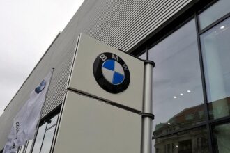 Michael Nikolaides wird BMW-Strategiechef