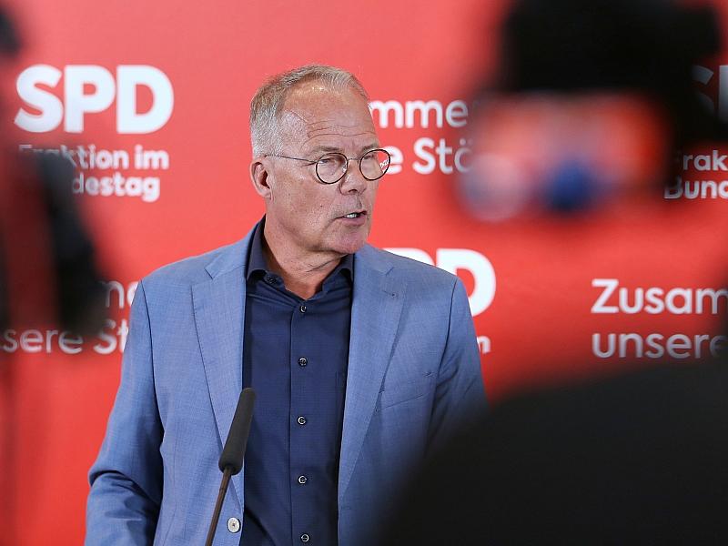 Miersch sieht Demokratie in Deutschland “massiv unter Druck”