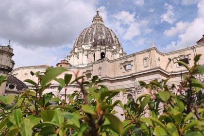 Papst ruft zur “Entwaffnung” von KI auf