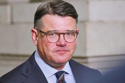 Rhein fordert härtere Sanktionen für Arbeitsverweigerer