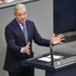 Röttgen: Waffenruhe zwischen Russland und Ukraine ändert nichts