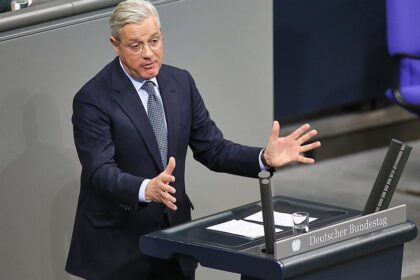 Röttgen: Waffenruhe zwischen Russland und Ukraine ändert nichts