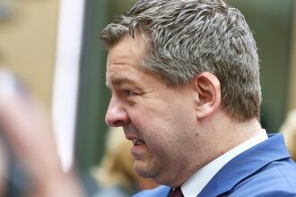 Schulze warnt vor “massiven Turbulenzen” bei AfD-Mehrheit