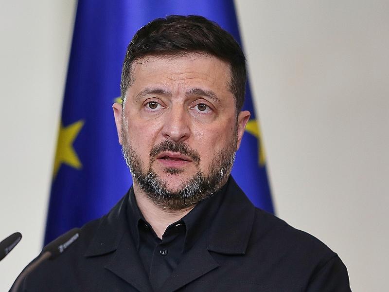 Selenskyj meldet massive russische Drohnenangriffe