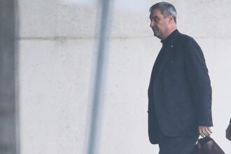 Söder nimmt an Spargelfahrt des Seeheimer Kreises teil