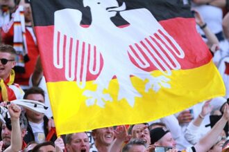 Sportausschuss-Chefin Özoğuz fordert günstigere DFB-Trikots