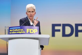 Strack-Zimmermann kündigt weitere Debatten über FDP-Kurs an