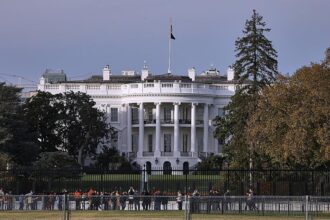 Trump: USA setzen Militäreinsatz in Straße von Hormus aus