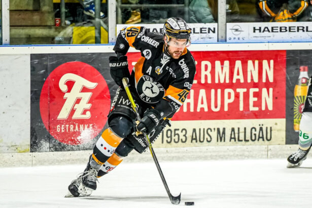 EV Füssen verlängert mit Felix Linden