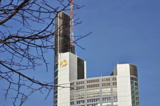 Verdi lehnt Commerzbank-Übernahme durch Unicredit ab