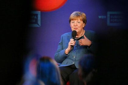Wagenknecht unterstützt Merkels Forderung nach mehr Diplomatie