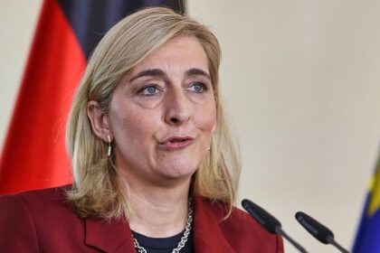 Warken: Ebola-Pandemie “nahezu ausgeschlossen”