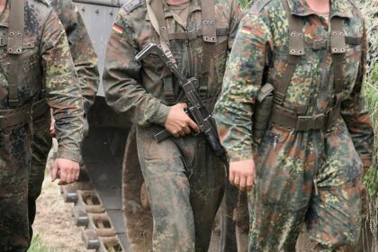 Wehrbeauftragter fordert schnelles Ende des Beförderungsstopps