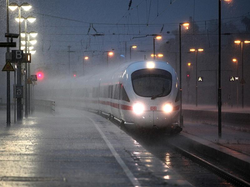 Wetterdienst weitet Unwetterwarnungen aus